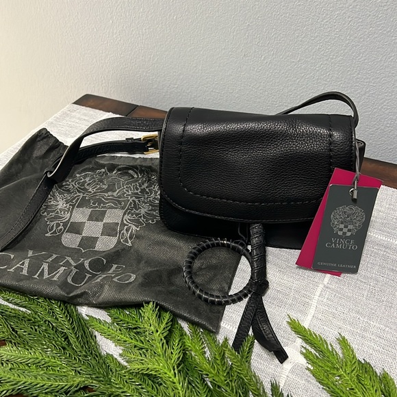 BNWT Vince Camuto Cory Leather Belt Bag in Jet Black - Picture 2 of 11